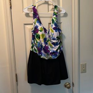 Catalina one piece swimsuit with skirt. XL (16-18)